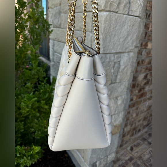 ✨ Brand New MICHAEL MICHAEL KORS
WHITNEY LT CREAM MD CHAIN SHLDR TOTE✨ - Picture 9 of 16